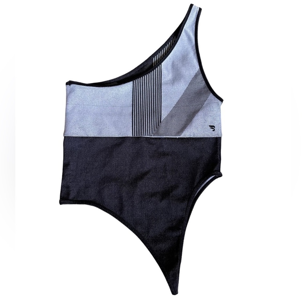 🌻 Fabletics One Shoulder Black Grey Bodysuit w/Built-In Bralette - NWOT